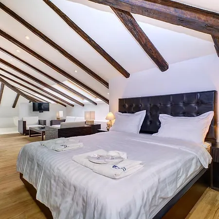 Hotel Dolphin